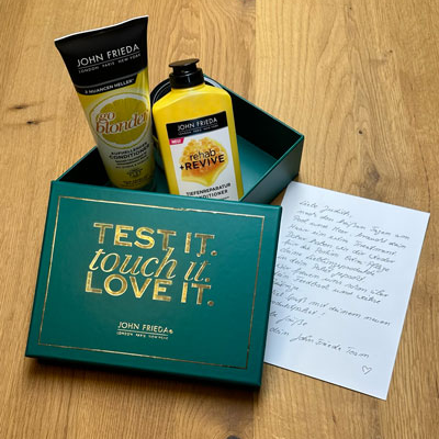 John Frieda Box mit personalisierter Verpackung und Konfektionierung im Fulfillment von FulfilledByMates.